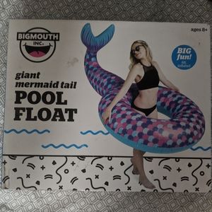 Mermaid pool floatie